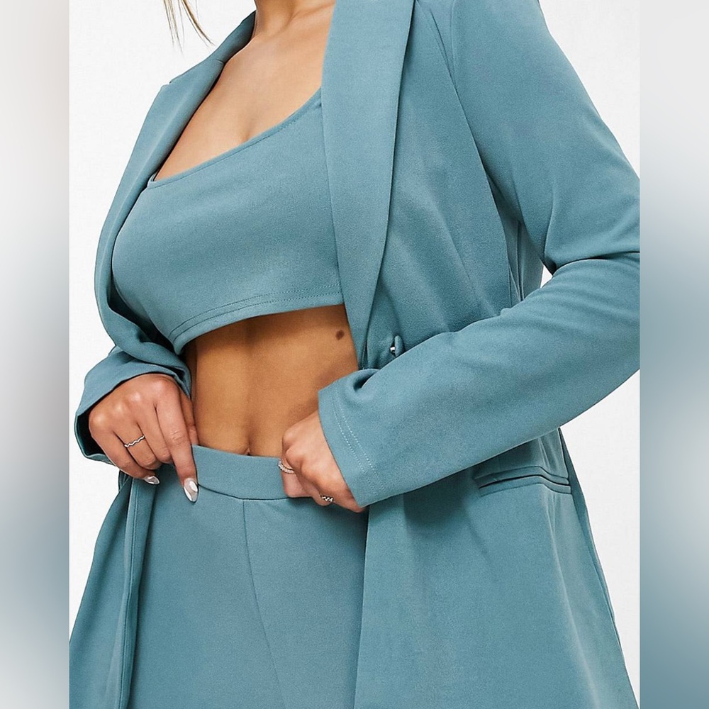 Asos 3 piece suit including blazer , pant, and crop top! Size US 14